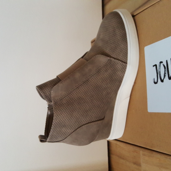 Journey & Crew gray heel sneaker - Picture 2 of 5